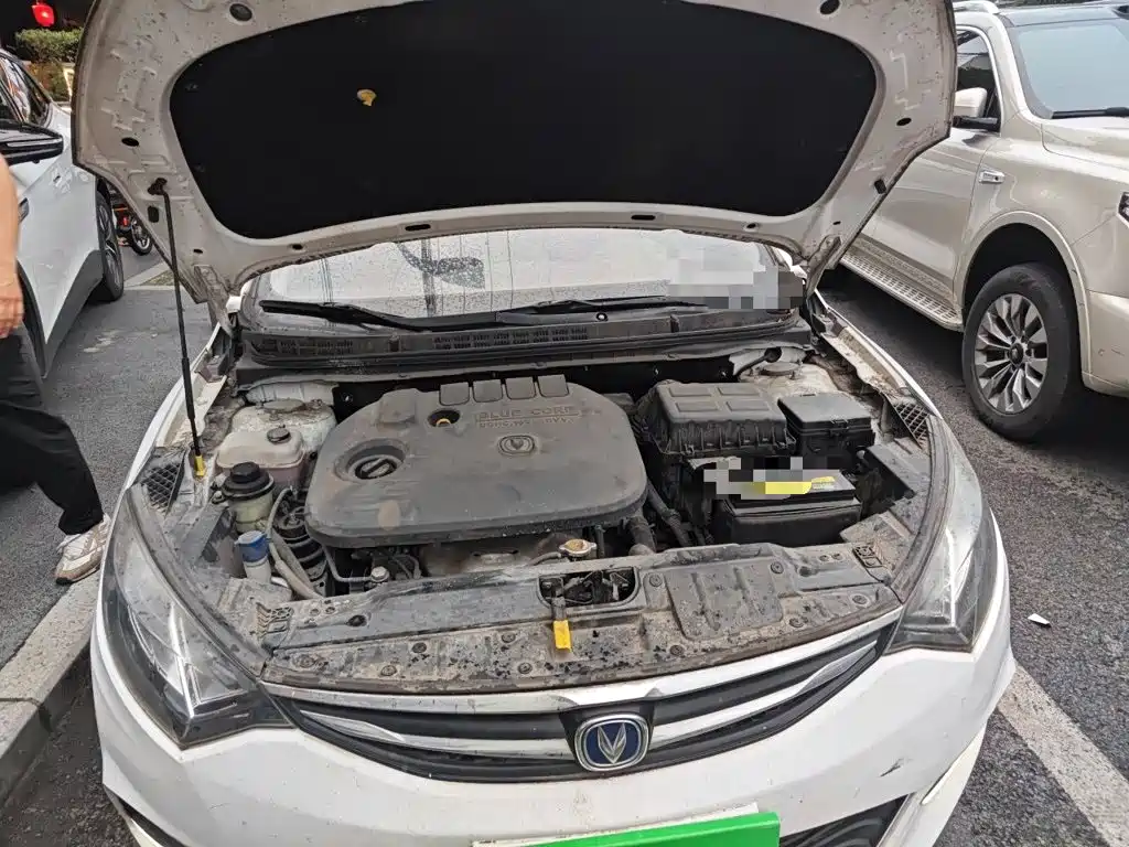 Changan Eado XT 2016 — фото 11
