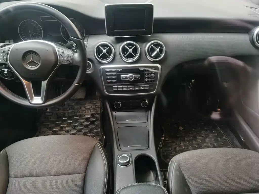 Mercedes-Benz A-Class 2014 — фото 7