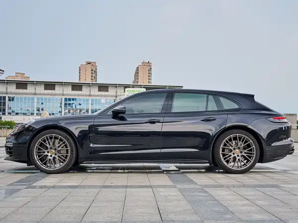 Porsche Panamera 2023