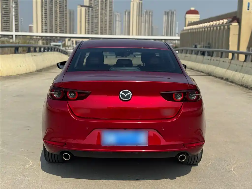 Mazda 3 Axela 2023 — фото 15