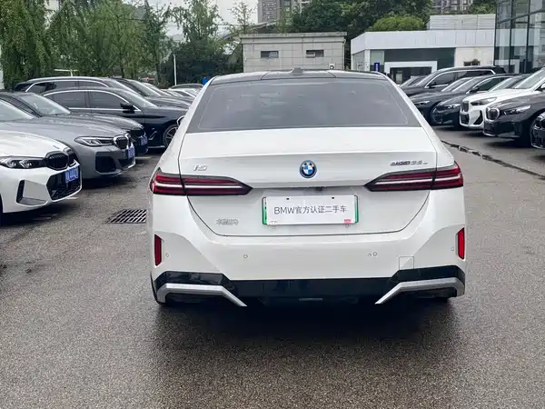BMW i5 2024