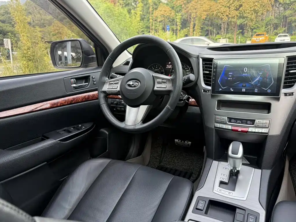 Subaru Outback 2010 — фото 12