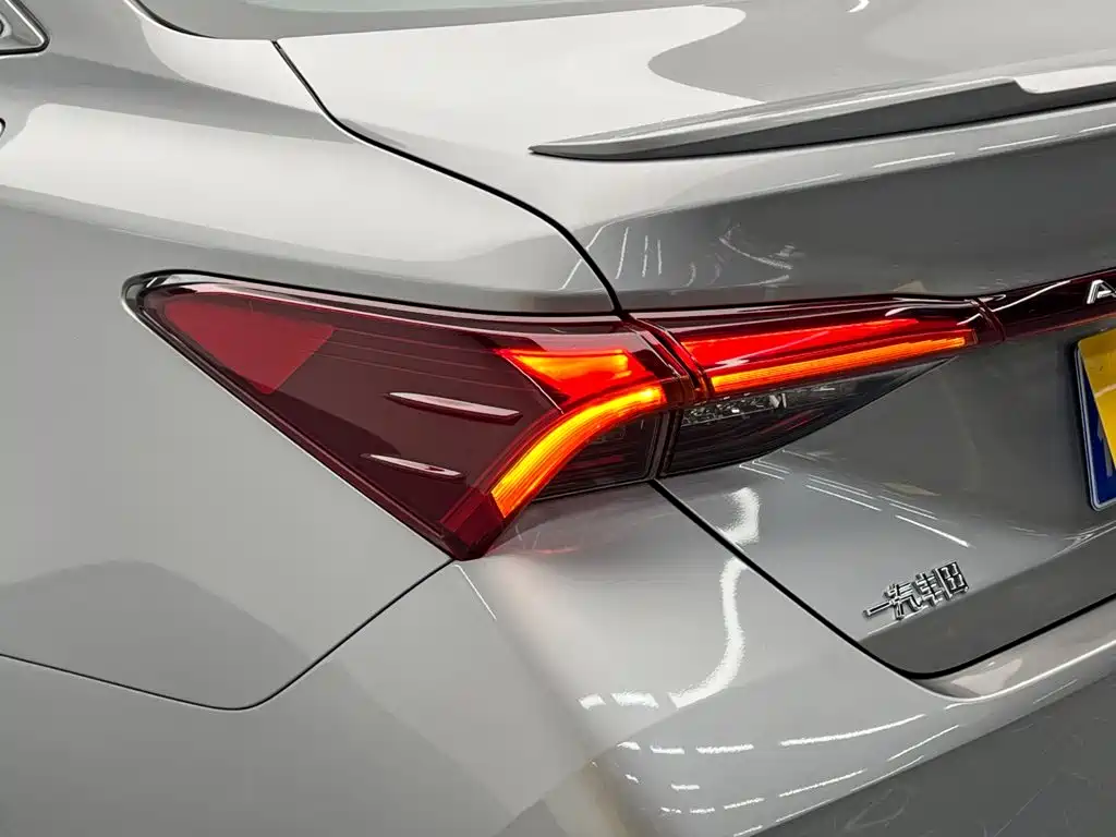 Toyota Avalon 2019 — фото 10