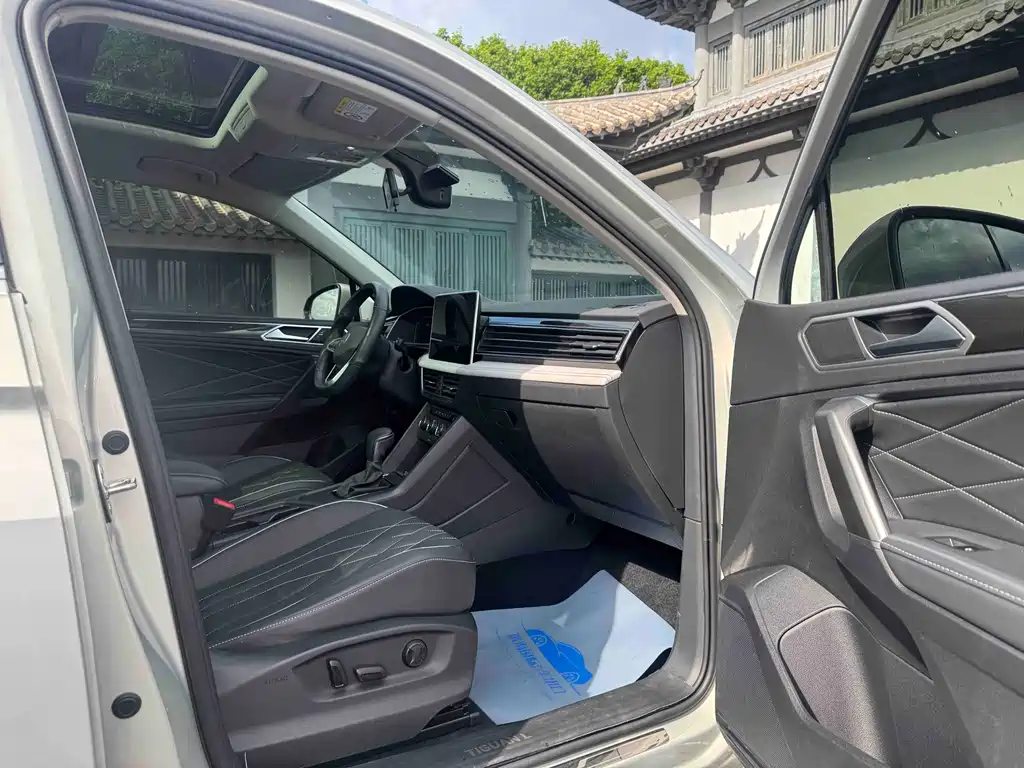 Volkswagen Tiguan L 2022 — фото 10