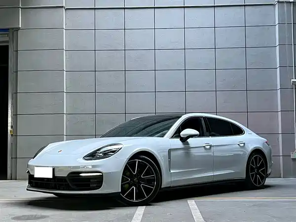 Porsche Panamera 2021