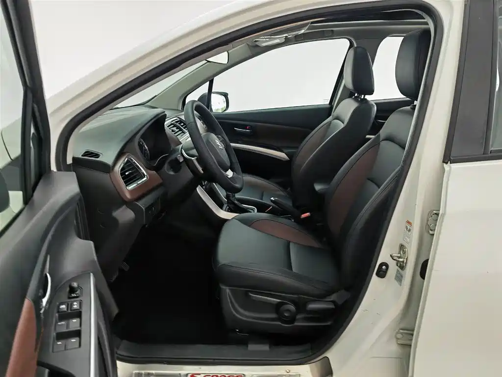 Suzuki Vitara 2017 — фото 10