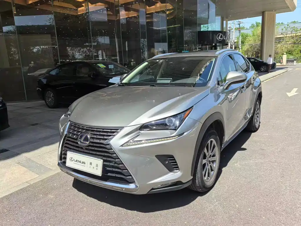 Lexus NX 2021
