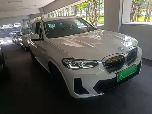 BMW iX3 2022