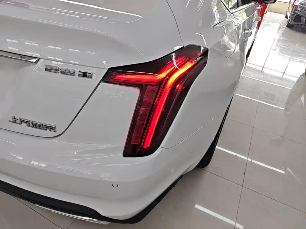 Cadillac CT5 2023 — фото 8