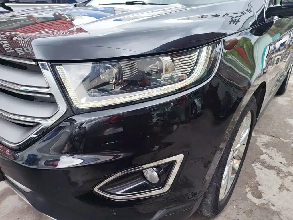 Ford Edge 2017 — фото 24