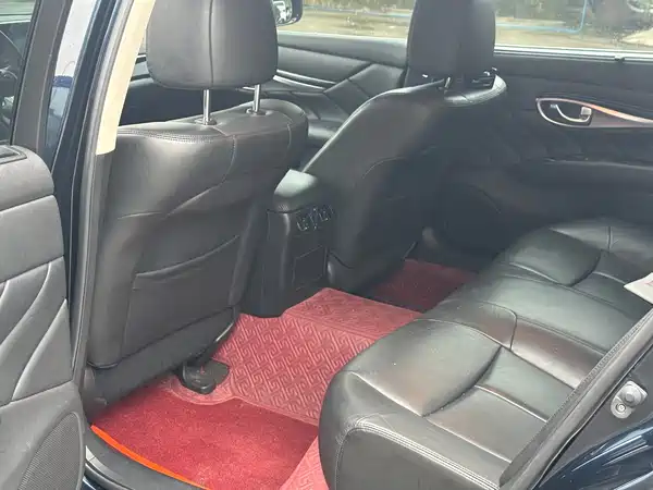 Infiniti Q70 2018