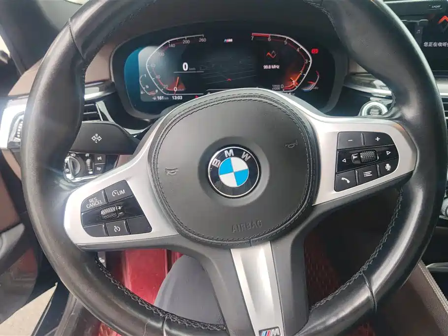 BMW 5 Series 2020 — фото 15