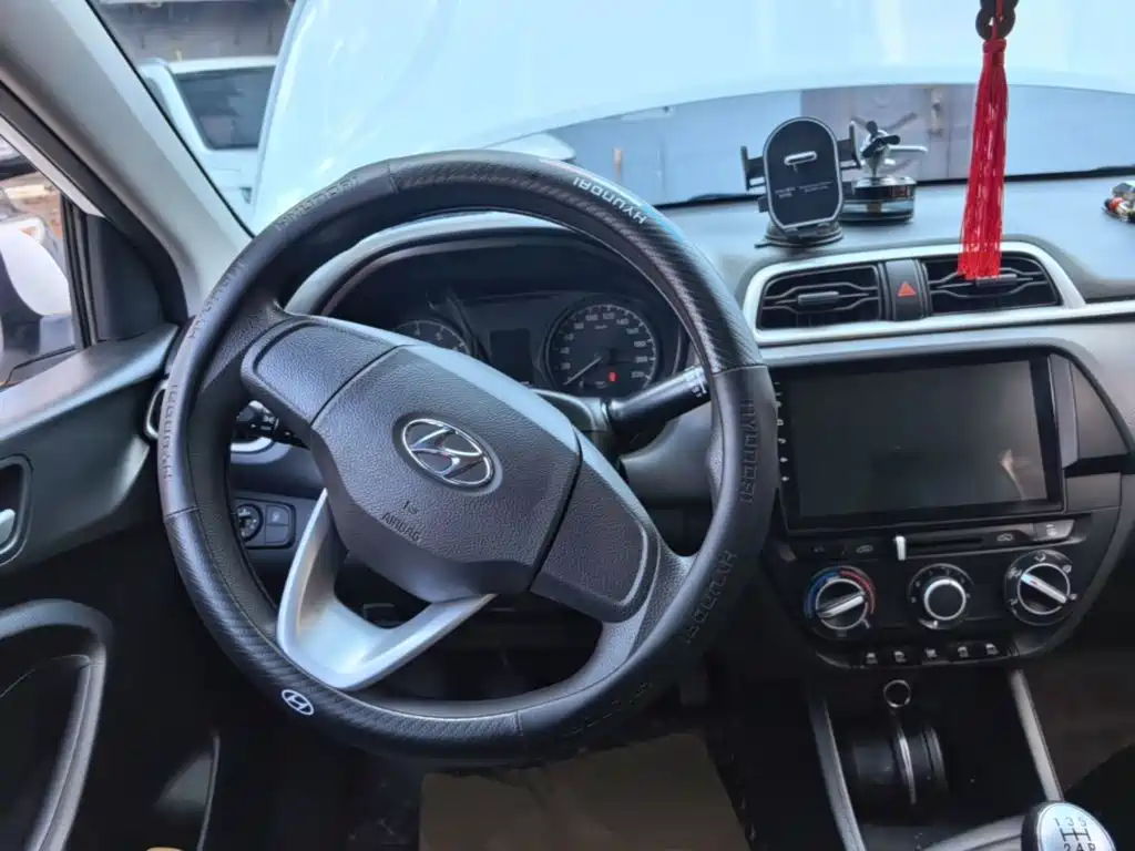 Hyundai Accent 2020 — фото 11