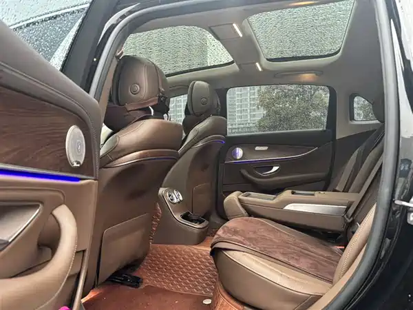 Mercedes-Benz E-Class 2023