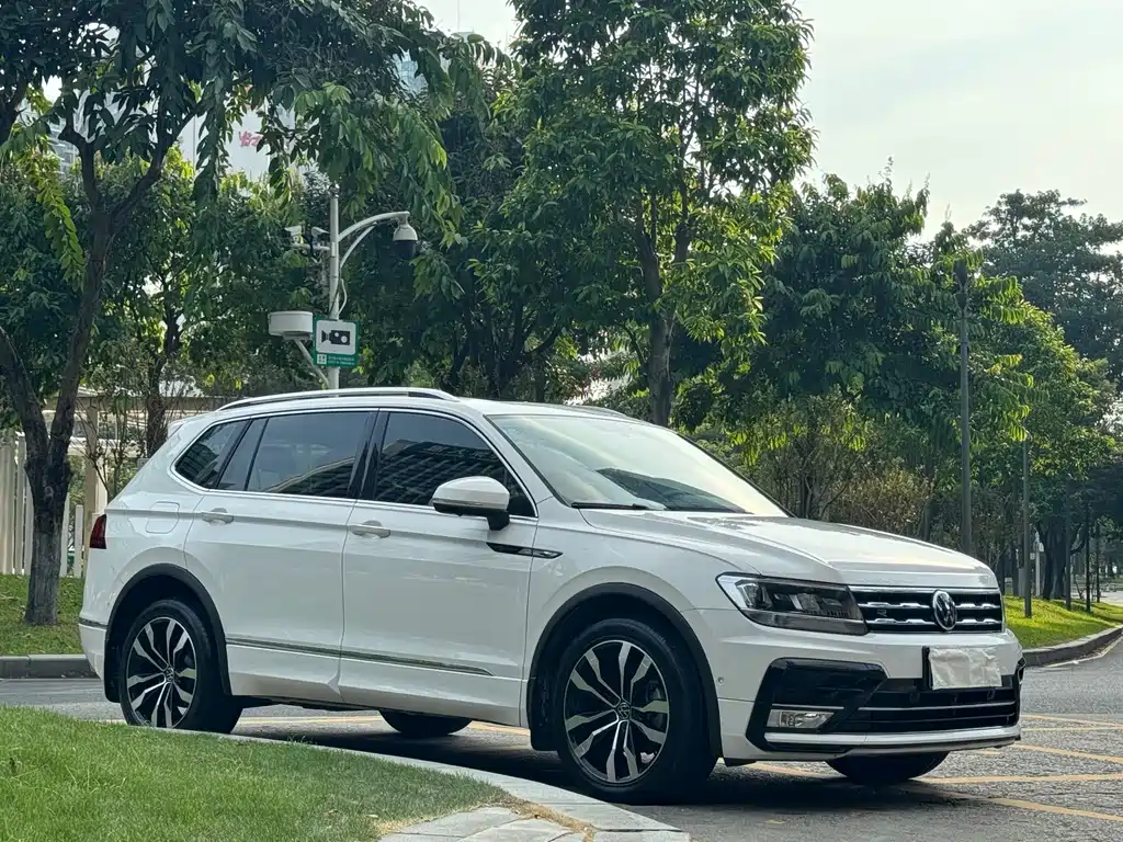 Volkswagen Tiguan L 2021 — фото 3