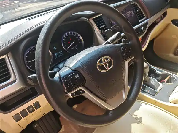 Toyota Highlander 2015
