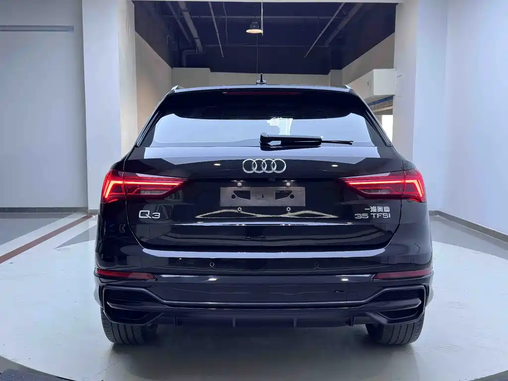 Audi Q3 2023 — фото 4
