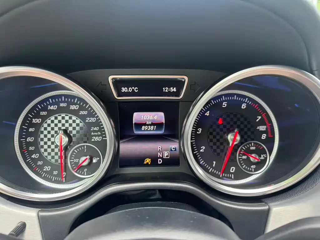 Mercedes-Benz GLE 2017 — фото 19