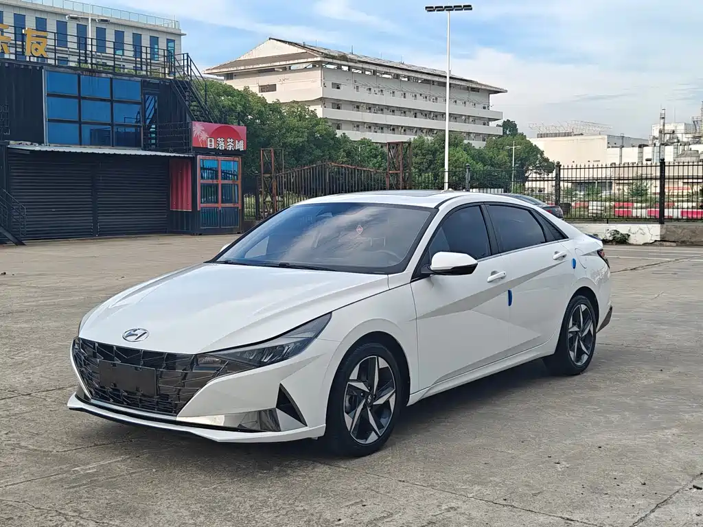Hyundai Elantra 2023