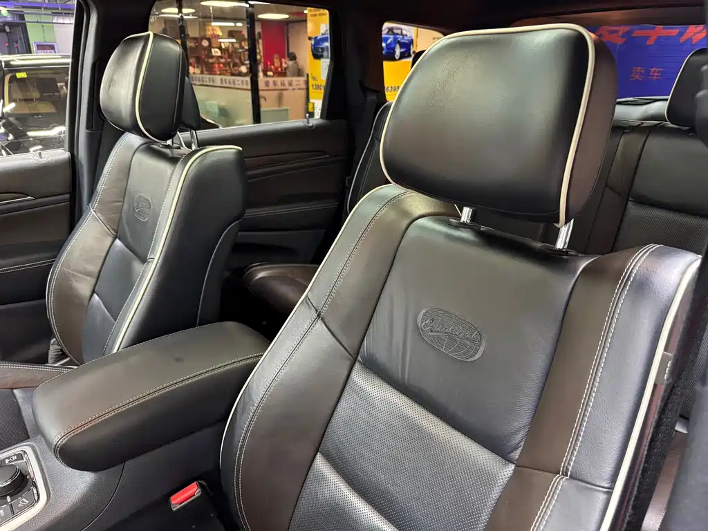 Jeep Grand Cherokee 2016 — фото 23