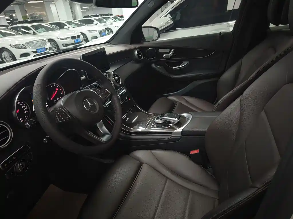Mercedes-Benz GLC 2016 — фото 10