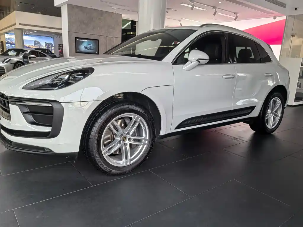 Porsche Macan 2025 — фото 11