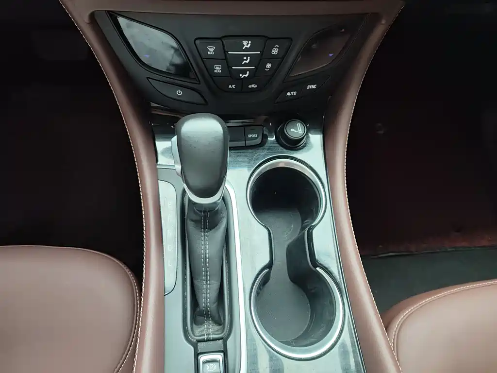 Buick Envision Plus 2019 — фото 8