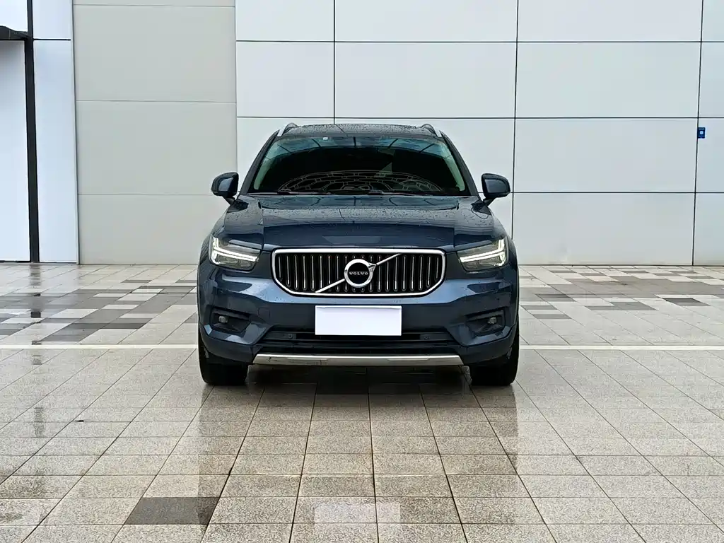 Volvo XC40 2019 — фото 2