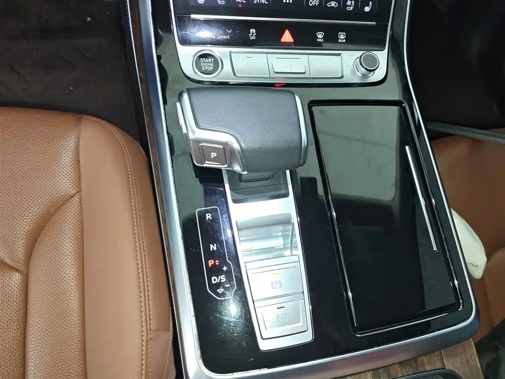 Audi Q7 2023 — фото 10