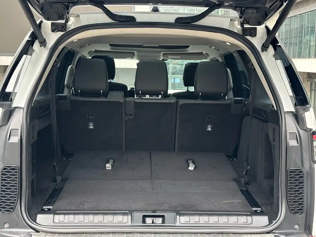Land Rover Discovery 2017 — фото 15