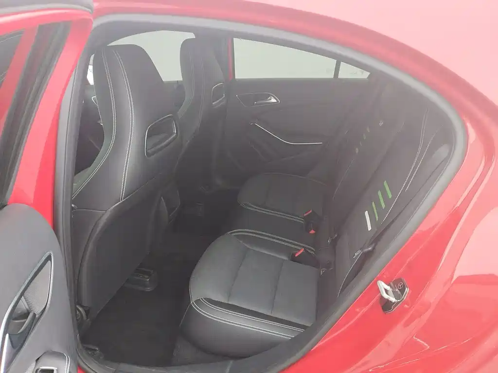 Mercedes-Benz A-Class 2016 — фото 13