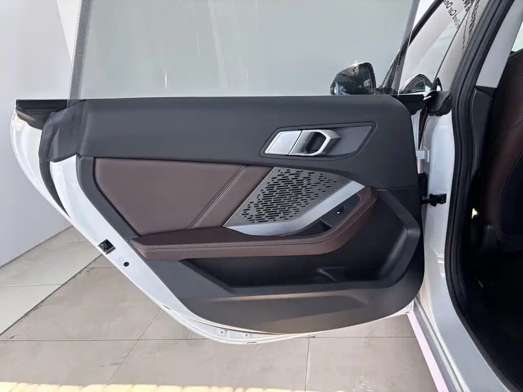 BMW 2 Series 2025 — фото 18