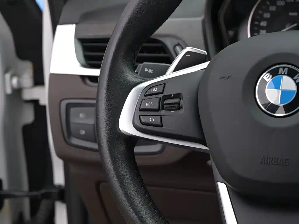 BMW X1 2018 — фото 13