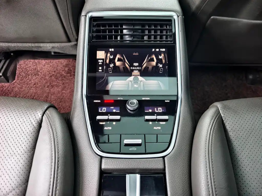 Porsche Panamera 2017 — фото 10