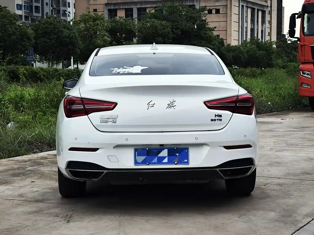 Hongqi H5 2022 — фото 4