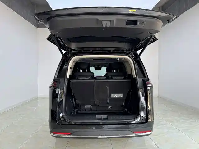 GAC Trumpchi E8 PHEV 2024 — фото 15