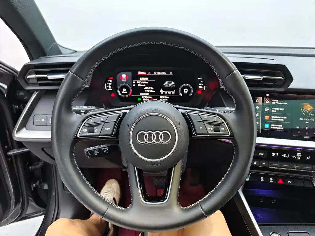 Audi A3 2023 — фото 15