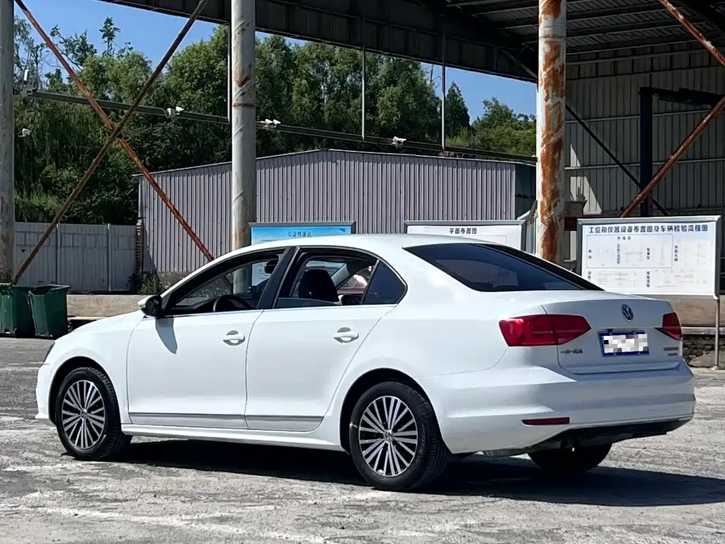 Volkswagen Sagitar 2017