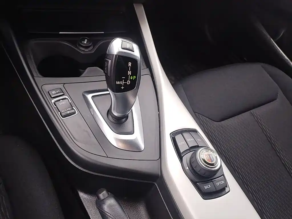 BMW 1 Series 2015 — фото 10