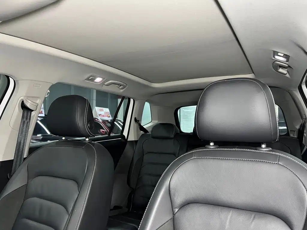 Volkswagen Tiguan L 2021 — фото 13