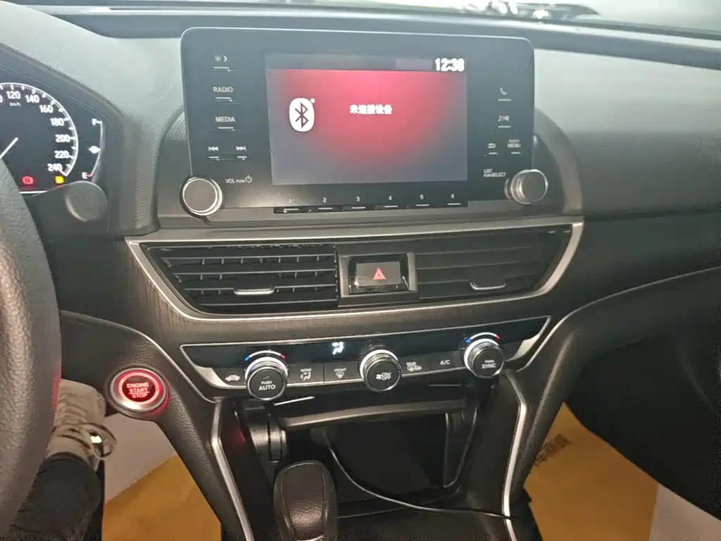 Honda Accord 2018 — фото 13