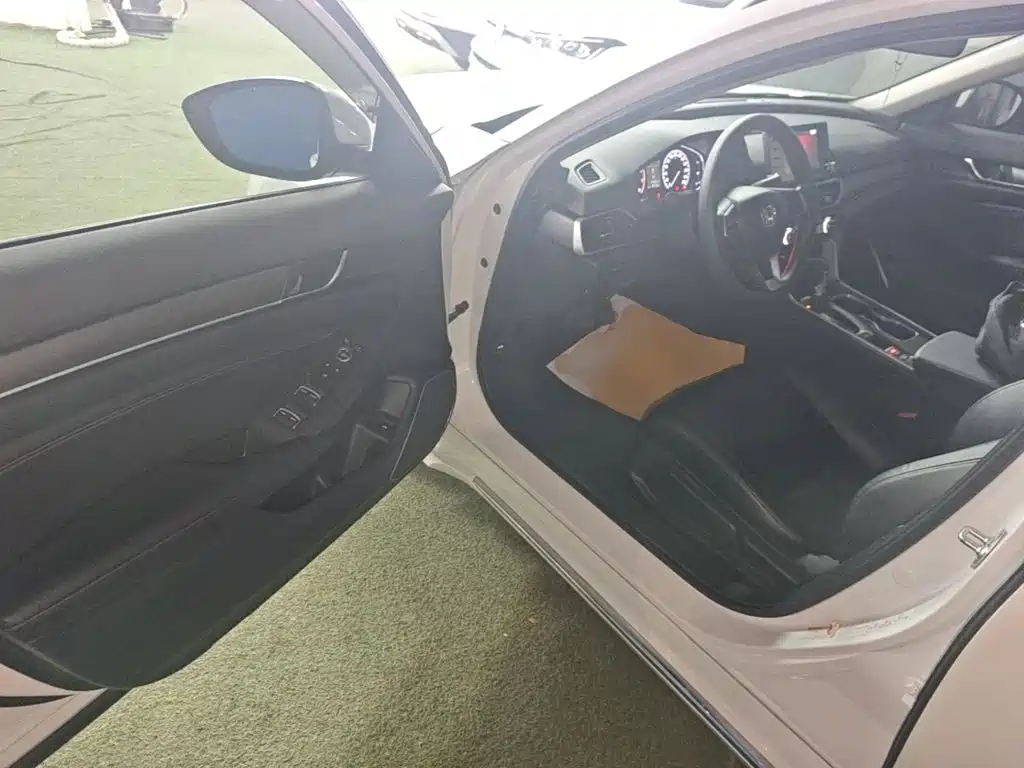 Honda Accord 2018 — фото 16