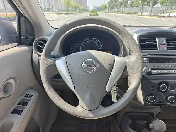Nissan Sunny 2014