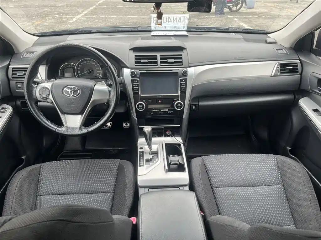 Toyota Camry 2014 — фото 14