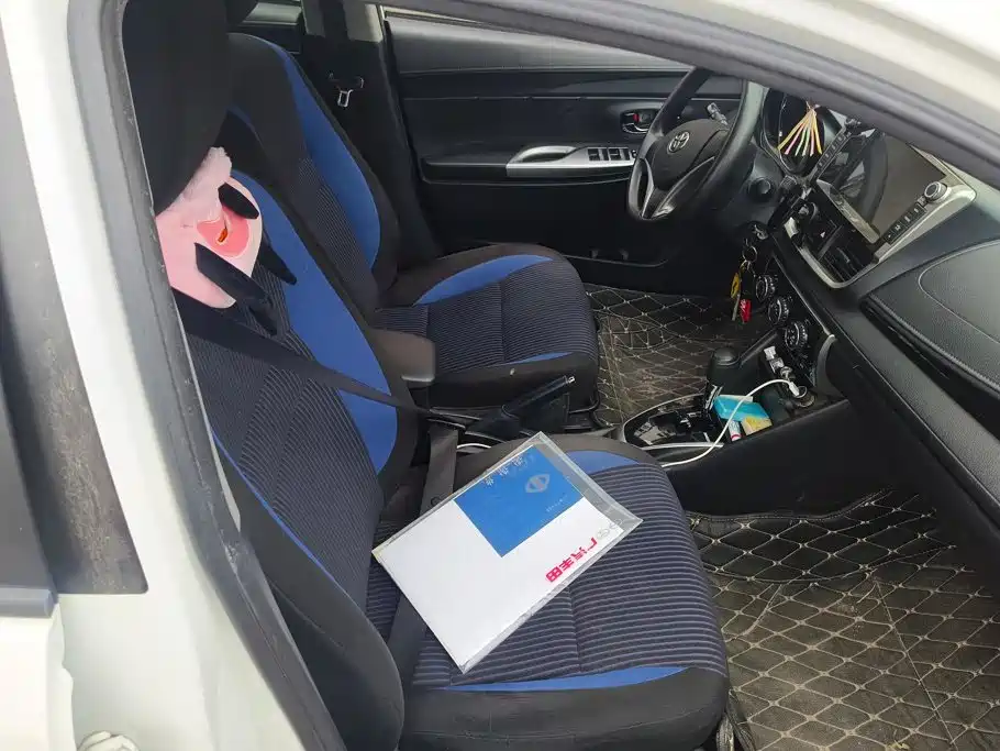 Toyota Yaris L 2018 — фото 7