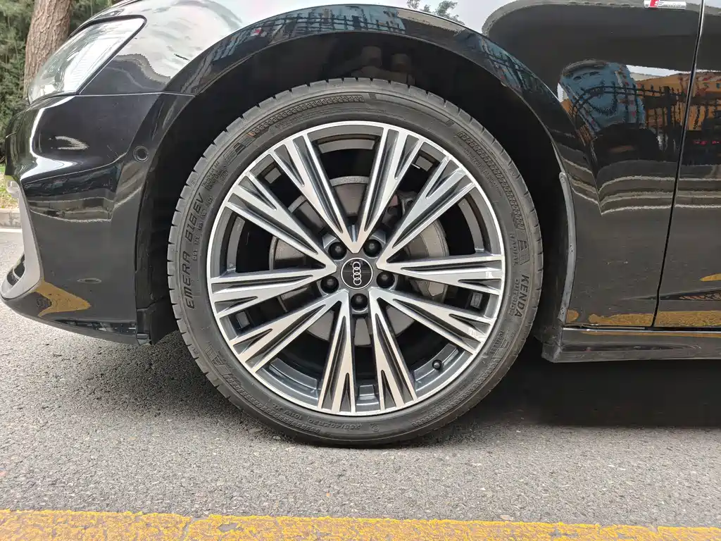 Audi A6L 2022