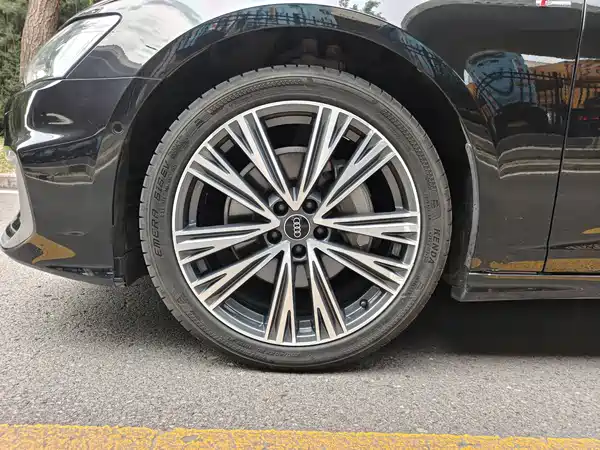 Audi A6L 2022