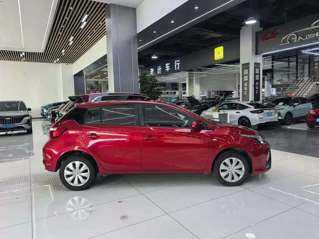 Toyota Yaris L 2019 — фото 16