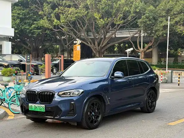 BMW iX3 2022