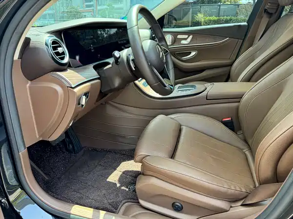 Mercedes-Benz E-Class 2022